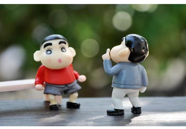Car cartoon crayon Shin-chan doll center console funny car interior decoration